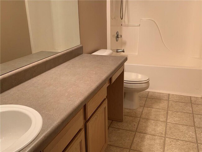Building Photo - 755 Willow Springs Dr