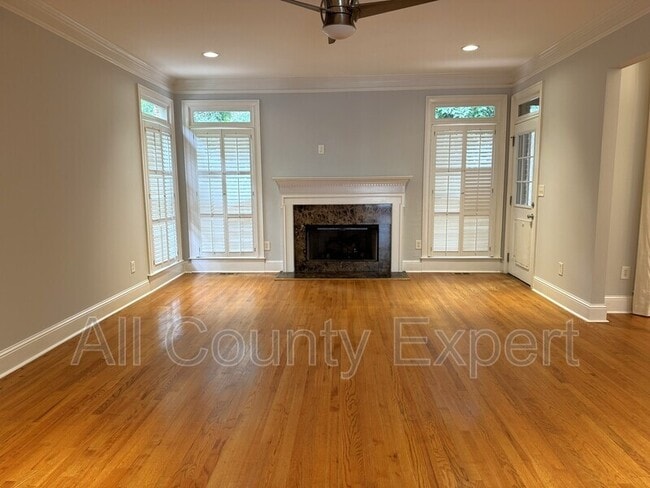 Building Photo - 871 Lenox Ct NE