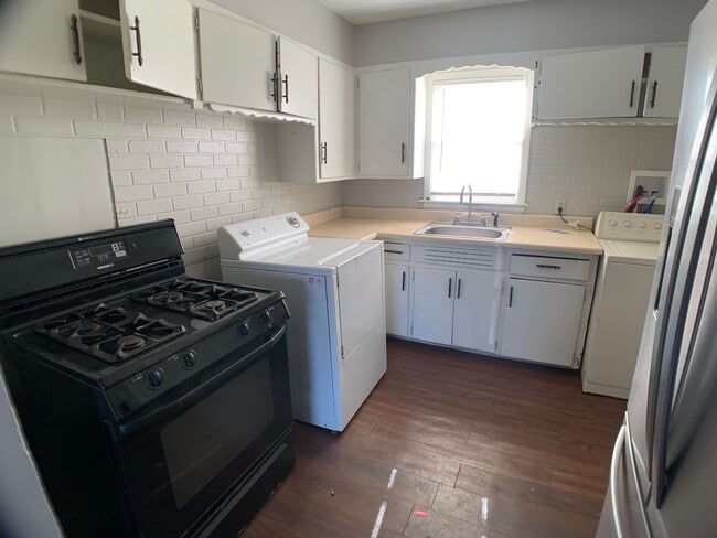 Building Photo - For Rent – 3 Bedroom Home in Warr Acres