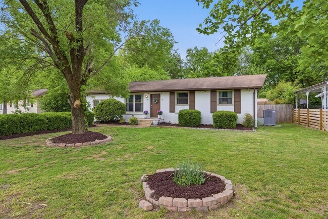 Building Photo - 3 Bedroom/ 2 Bath Home, Fenced Yard, Covered Porch, Large Workshop/Storage Building, Small storag...