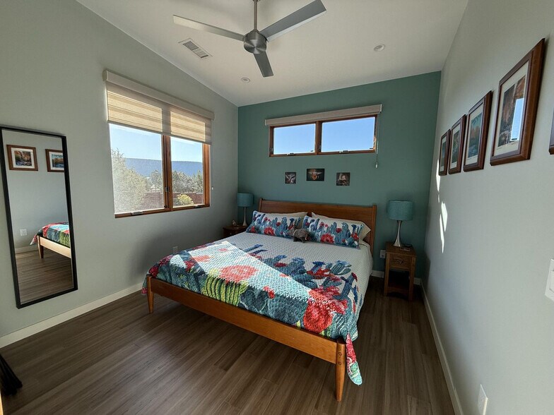 Building Photo - 105 Rojo Dr