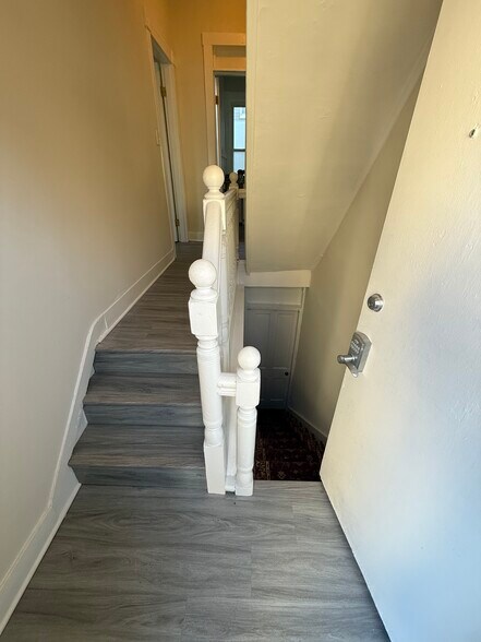 Building Photo - 411 Lyman Ave