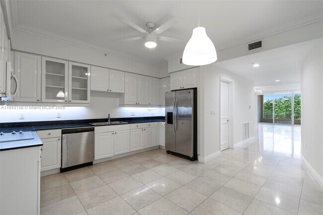 Building Photo - 703 Crandon Blvd