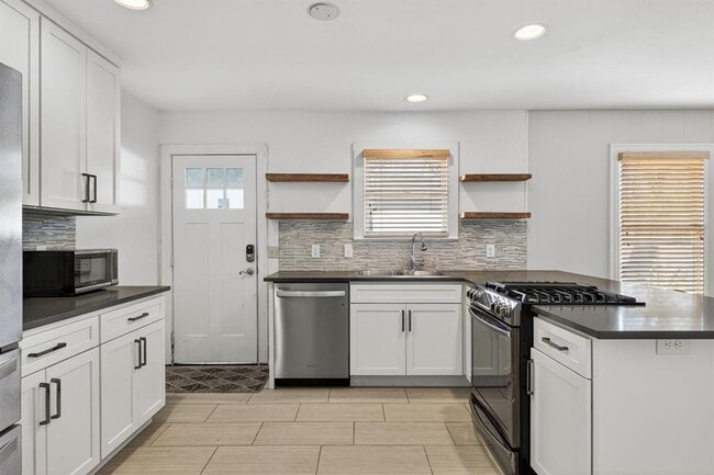 Building Photo - 609 Fletcher St