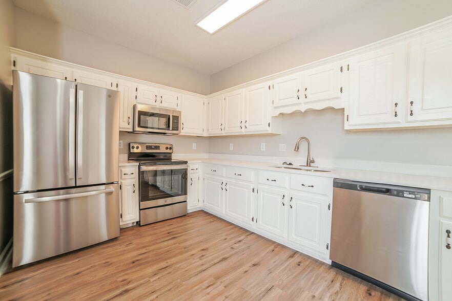 Building Photo - 8978 Shellflower Dr
