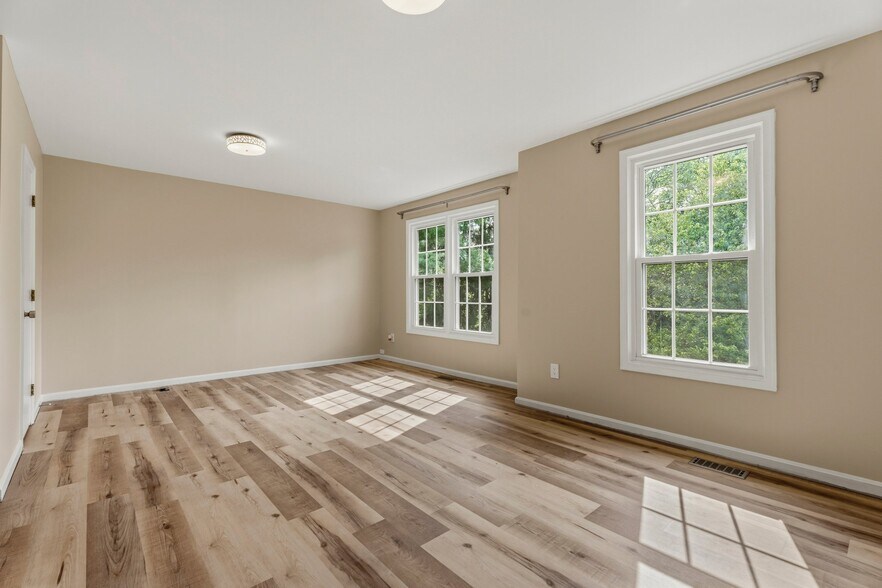Building Photo - 11640 Pleasant Meadow Dr