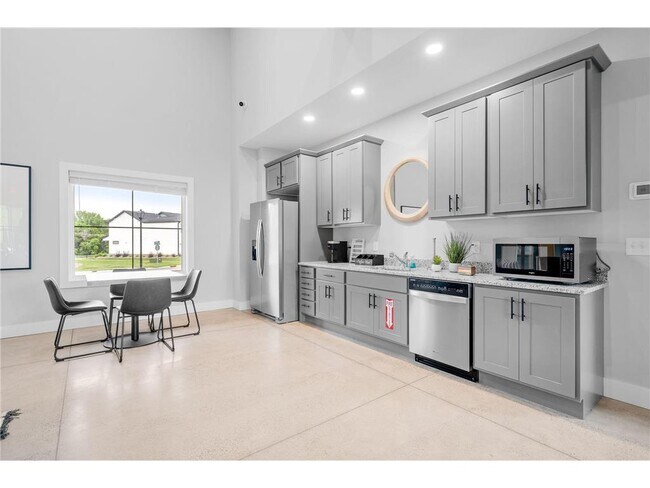 Building Photo - 6848 Aqua Trl