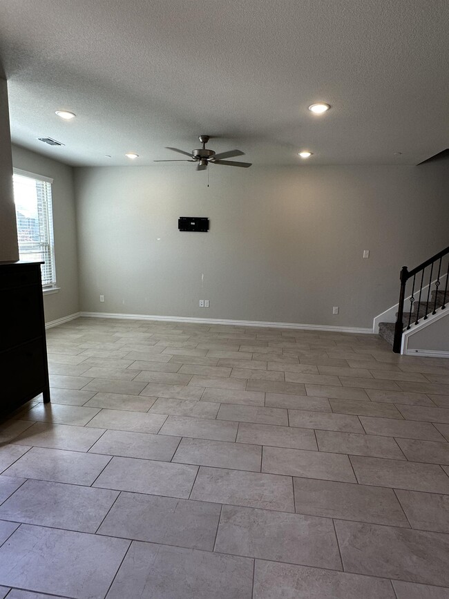 Building Photo - 3429 Cricket Dr