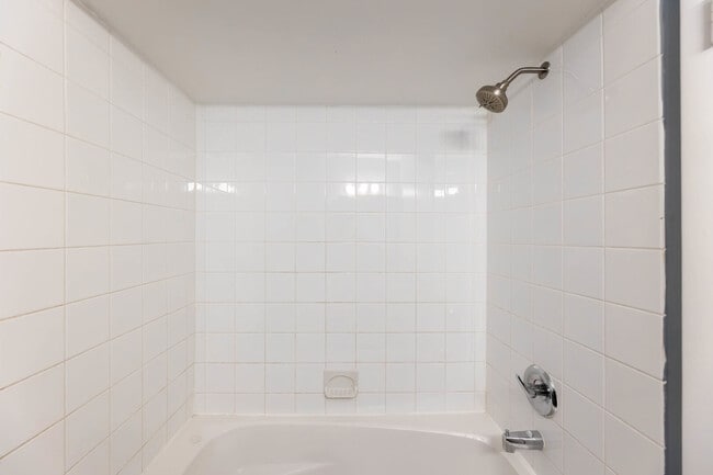 Building Photo - 7718 S Jeffery Blvd