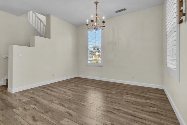 Building Photo - 204 Terra Bella