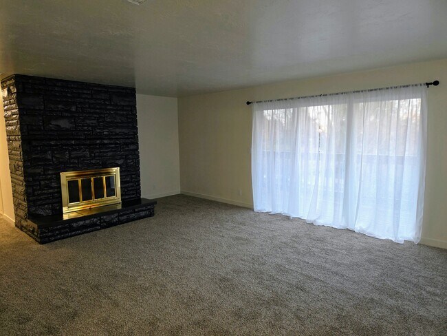 Building Photo - 2118 S Roosevelt St