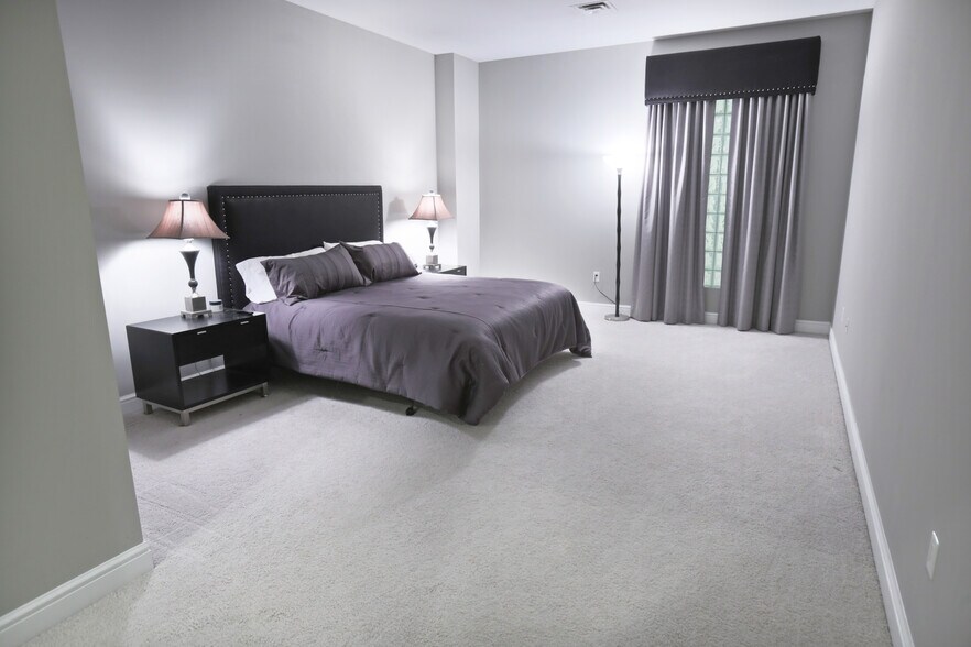 Building Photo - 941 Penn Ave