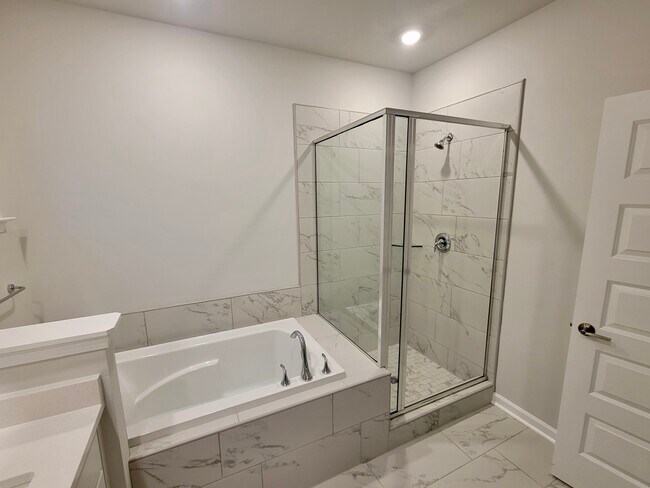 Building Photo - 207 Stockyard Cir