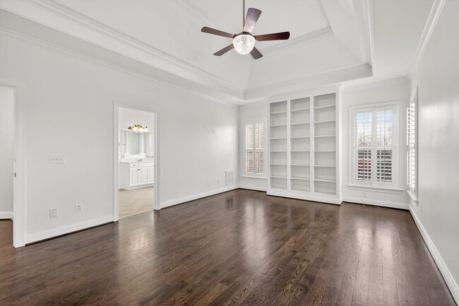 Building Photo - Beautiful 6BR Executive Brentwood Home with Pool