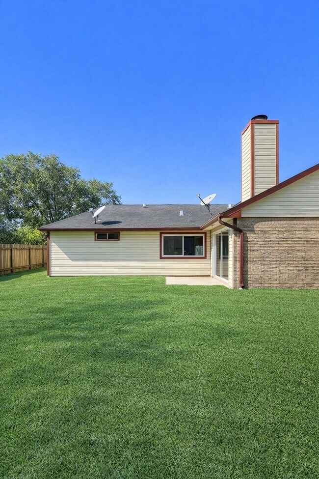 Building Photo - 6603 Readsland Ln