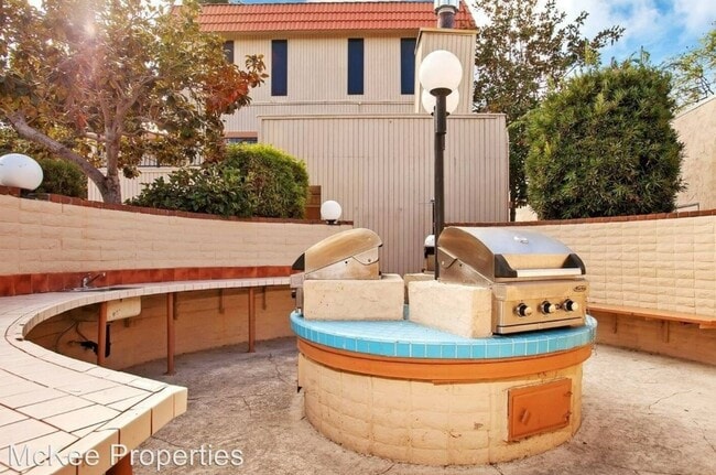 Building Photo - 6871 Alvarado Rd