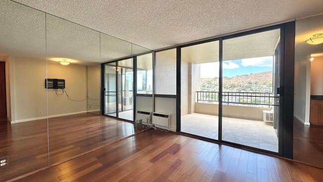Primary Photo - 2 BED/1 BATH/1 PRKG with Lanai & WASHER/DR...