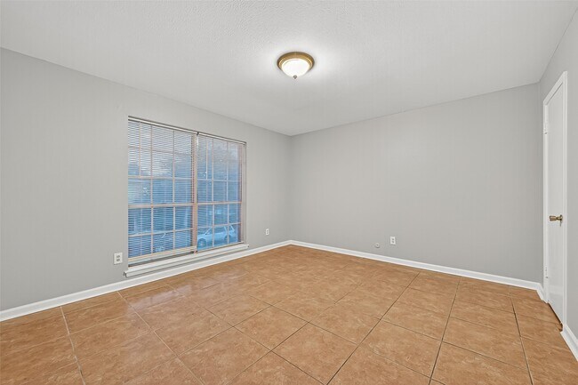 Building Photo - 7703 Moonmist Dr