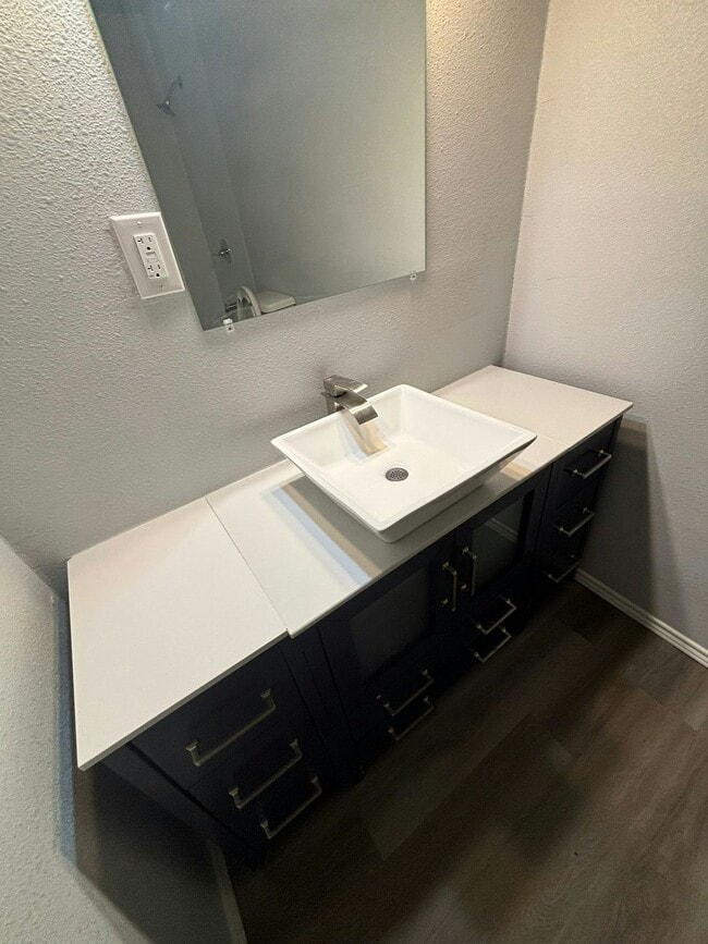 Building Photo - 1403 E 4th Ave