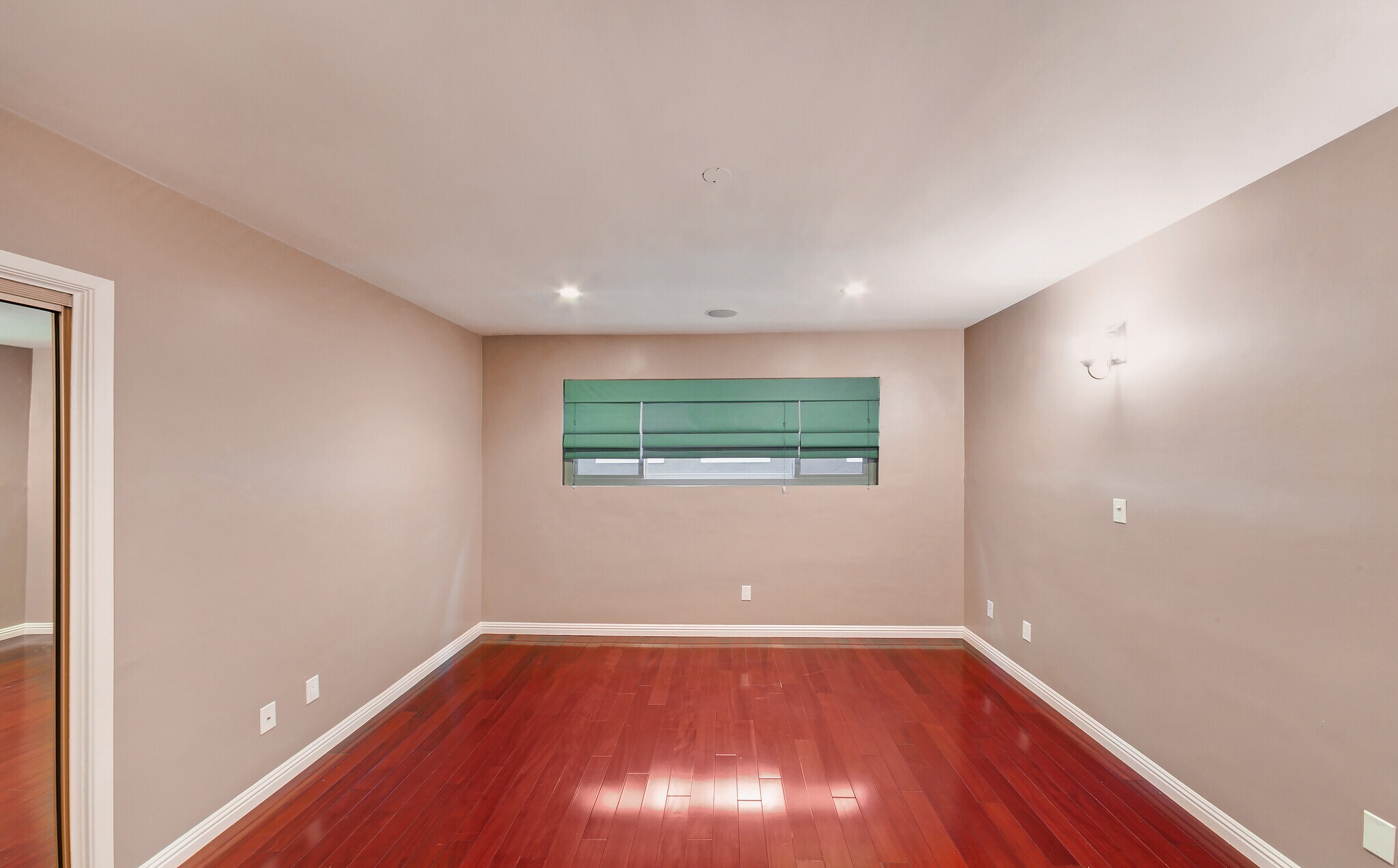 Building Photo - 1734 N Fuller Ave