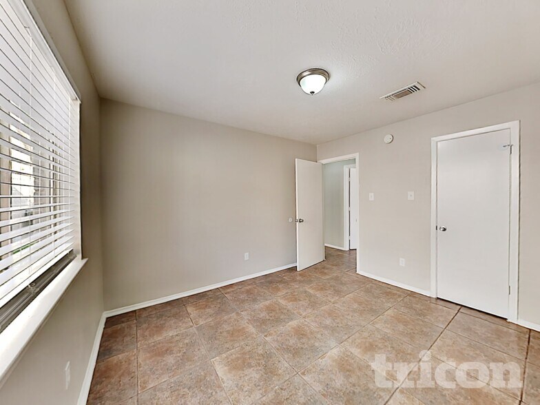 Building Photo - 11451 Stoughton Dr