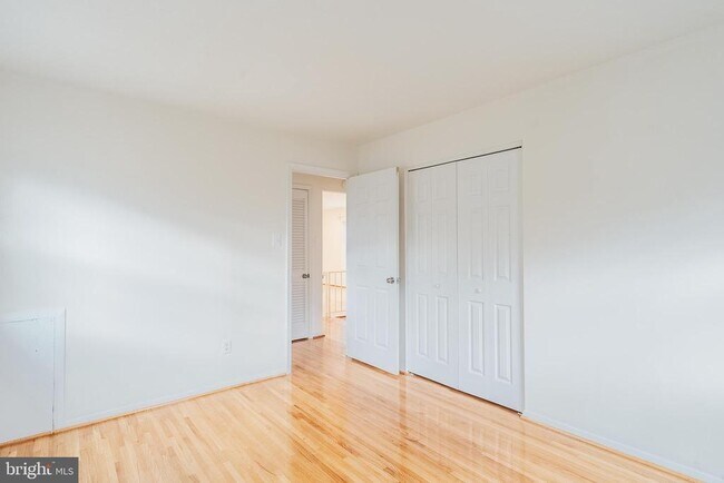 Building Photo - 13715 Smallwood Ct