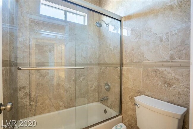 Building Photo - 1745 Buttermilk Dr