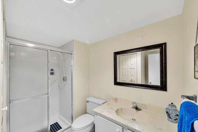 Building Photo - 9278 Vista Del Lago