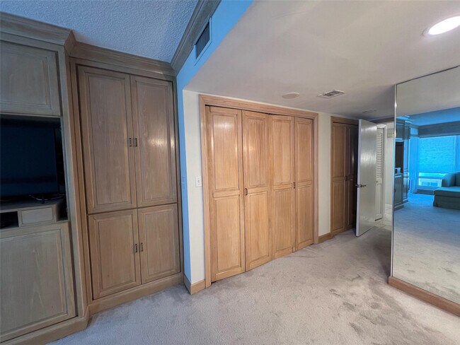 Building Photo - 4100 Galt Ocean Dr