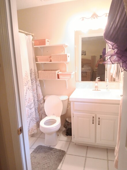 Building Photo - 5824 Pine Lake Dr