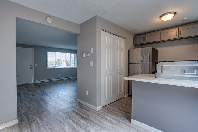 Building Photo - 431-01 St. Mary's Apartments LLC