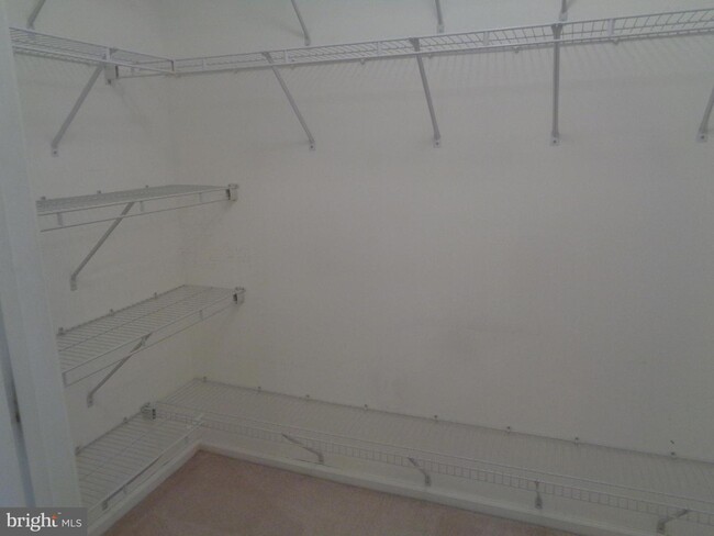Building Photo - 603 Sweetwater Dr