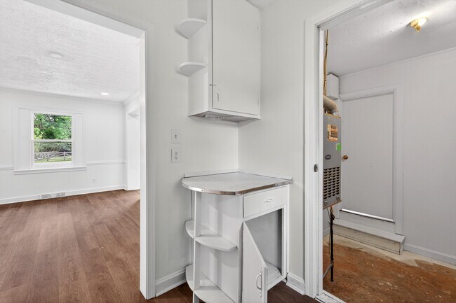 Building Photo - 3325 Kramers Ln