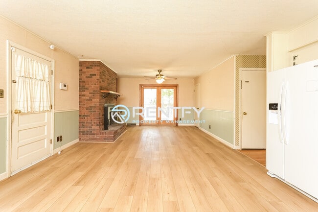 Building Photo - 260 Stewart Rd SE