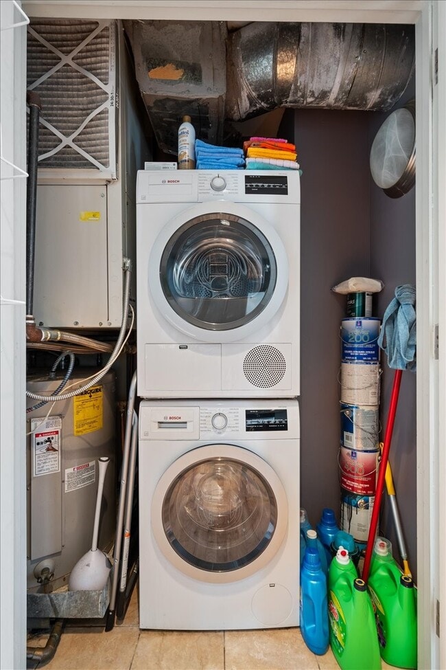 Building Photo - 915 Franklin St