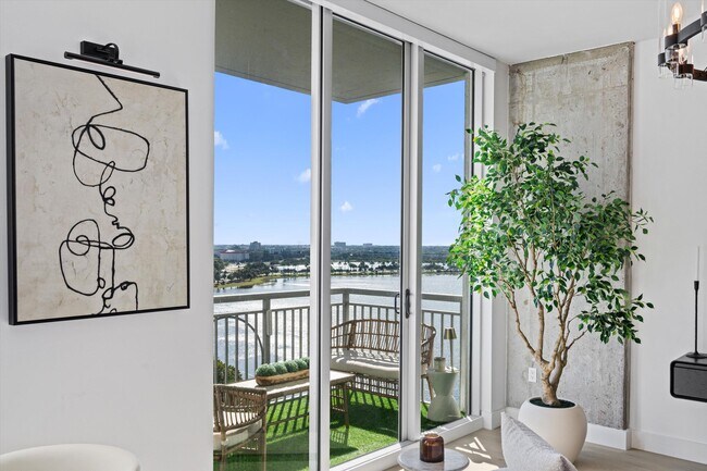 Building Photo - 300 S Australian Ave