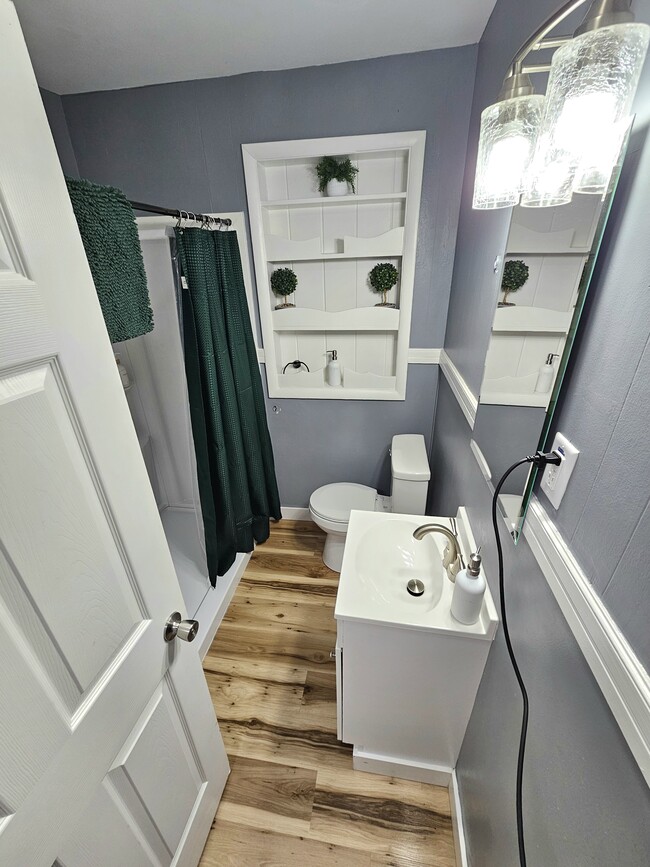 Building Photo - 1709 Clay St