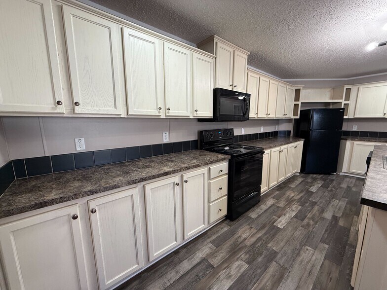 Building Photo - 12457 St Michel Ave