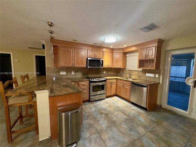 Building Photo - 786 Bostwick Dr
