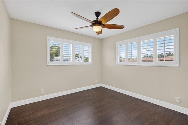Building Photo - 1460 NE 57th Ct