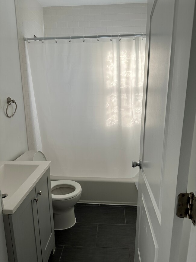 Building Photo - 91 Homes Ave