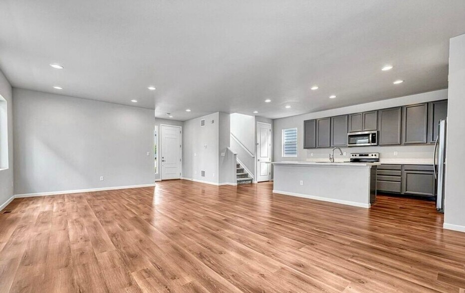 Building Photo - 8911 Eagle River St