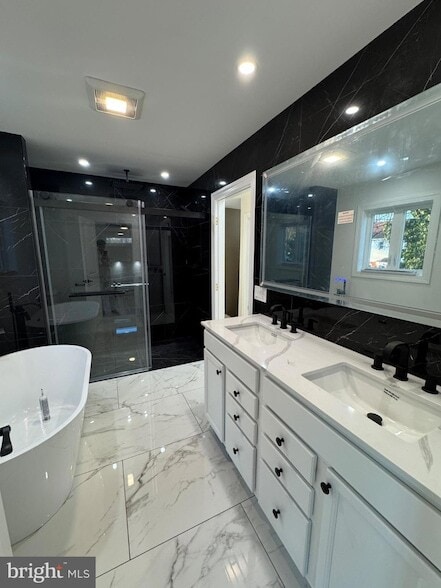 Building Photo - 1140 Parkside Ave.