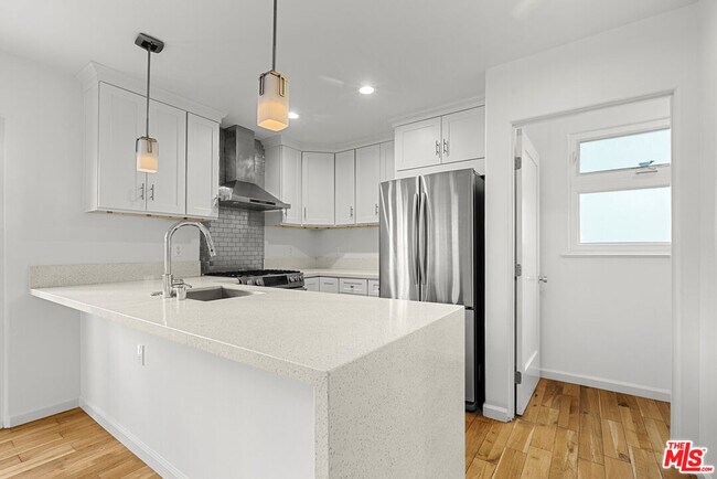 Building Photo - 838 Hilldale Ave