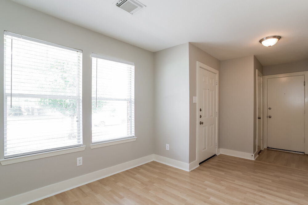 Building Photo - 422 Laurel Timbers Dr