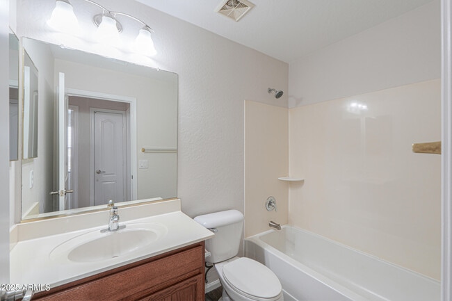 Building Photo - 40402 W Hayden Dr