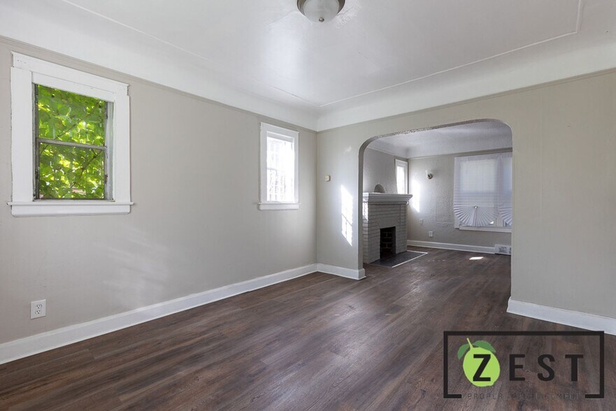 Building Photo - WELCOME TO YOUR FAVORITE 3Bedroom Home!