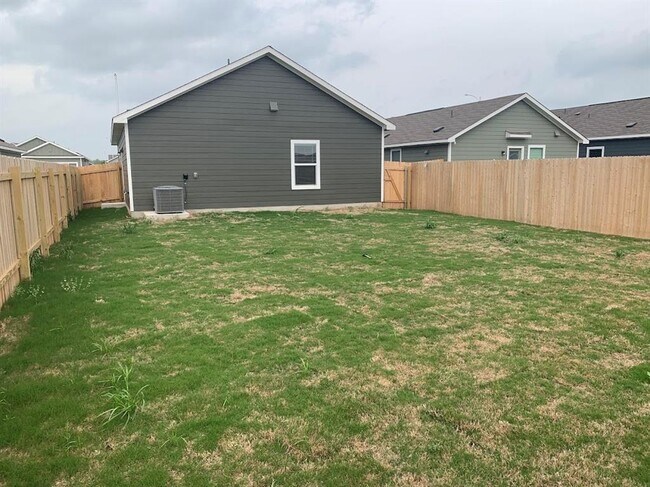 Building Photo - 427 Bullhead Rd