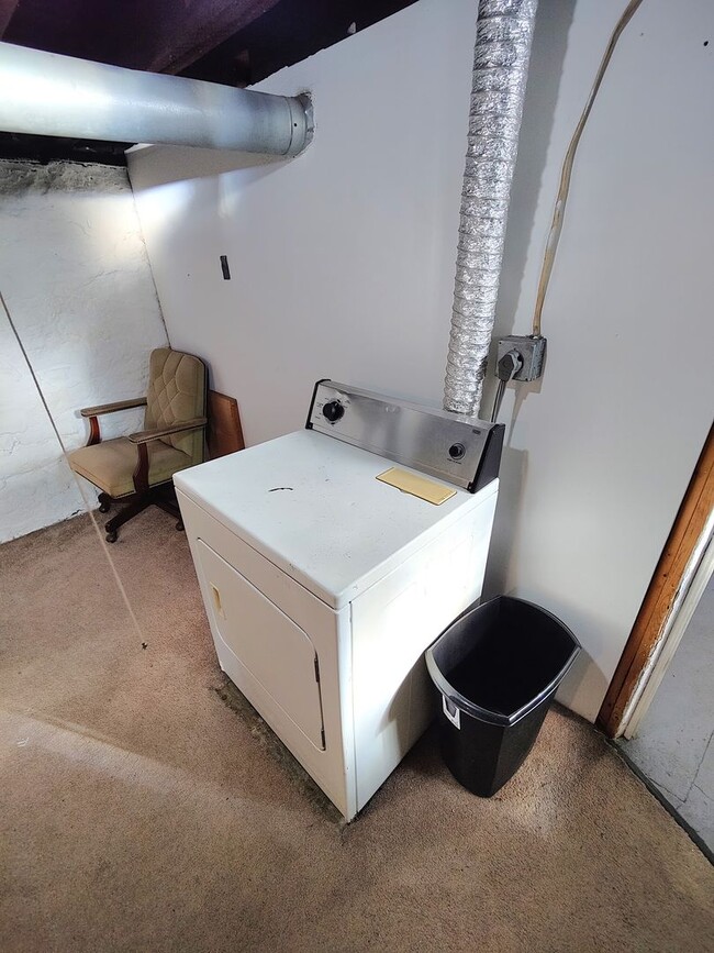 Building Photo - 2423 Wrights Wy