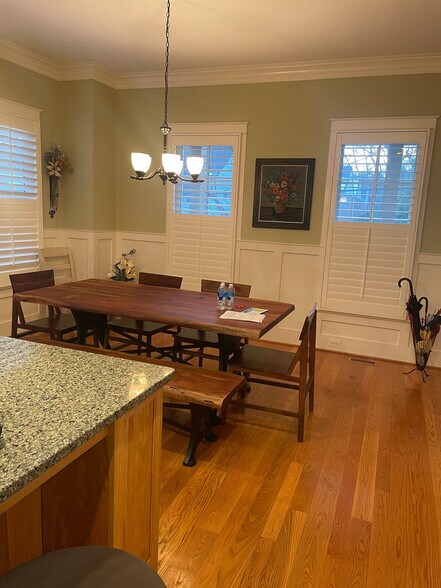 Building Photo - 642 21st St S